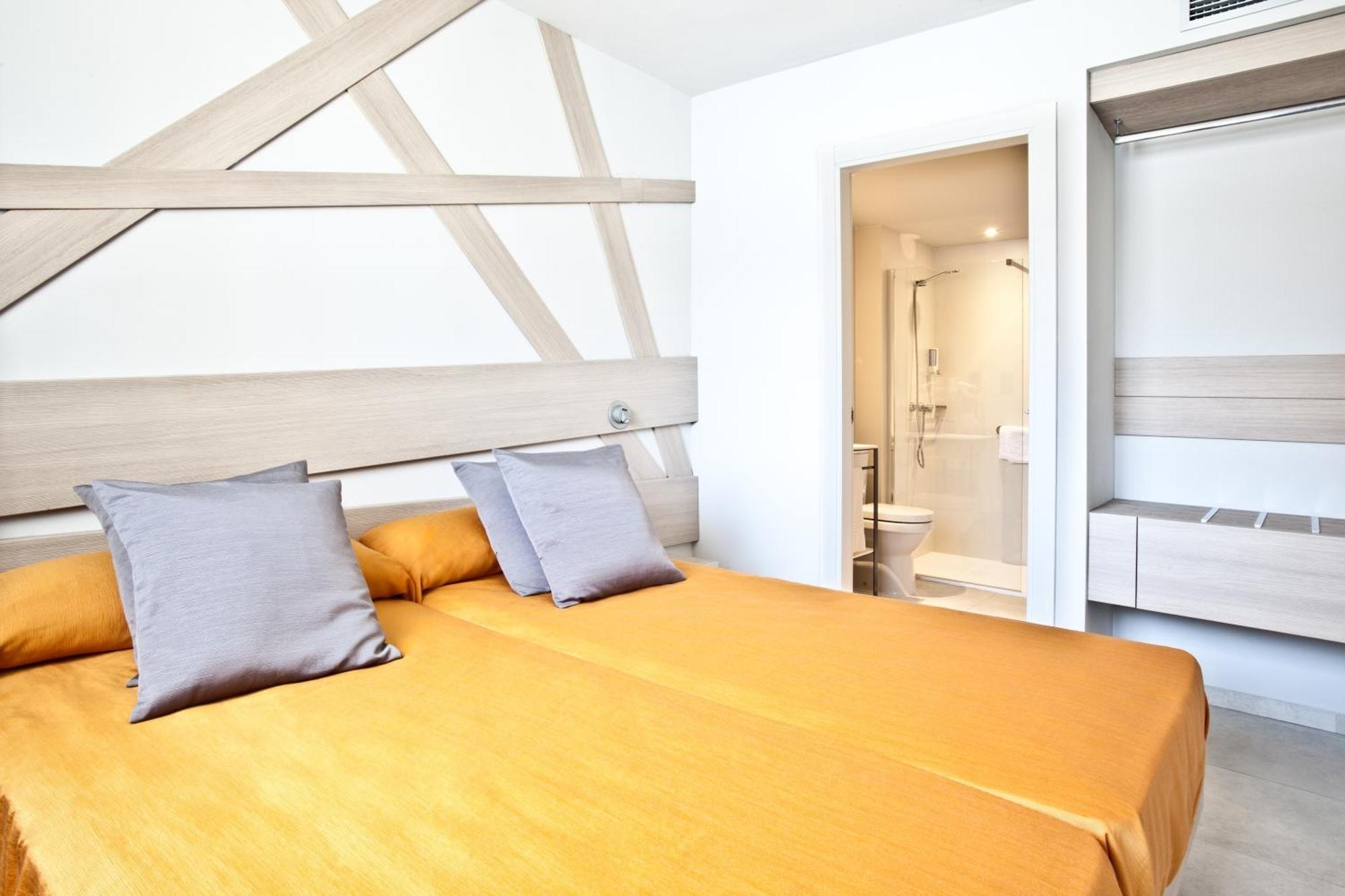 Ryans Ibiza Apartments - Only Adults Cidade de Ibiza Quarto foto