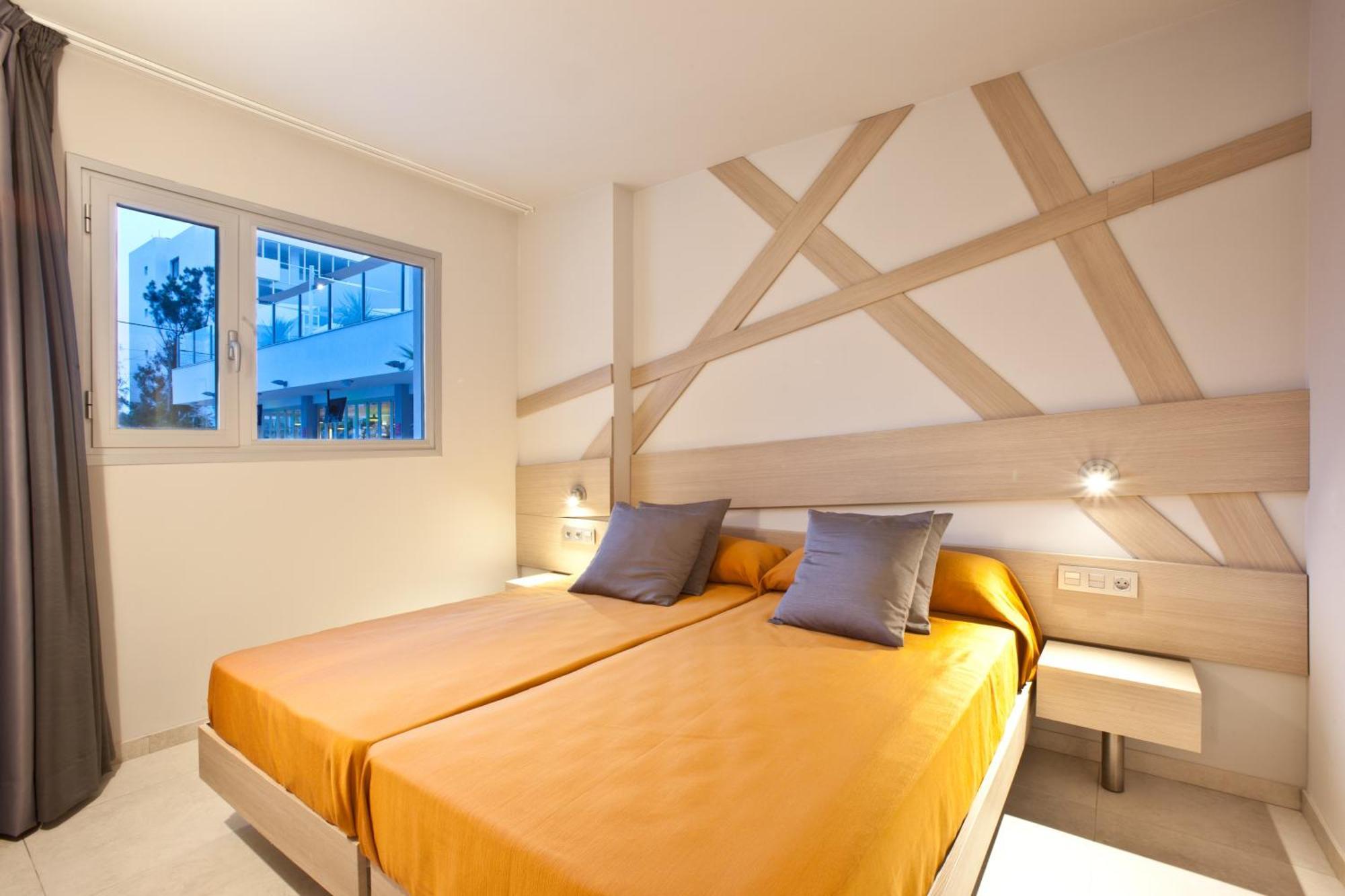 Ryans Ibiza Apartments - Only Adults Cidade de Ibiza Quarto foto