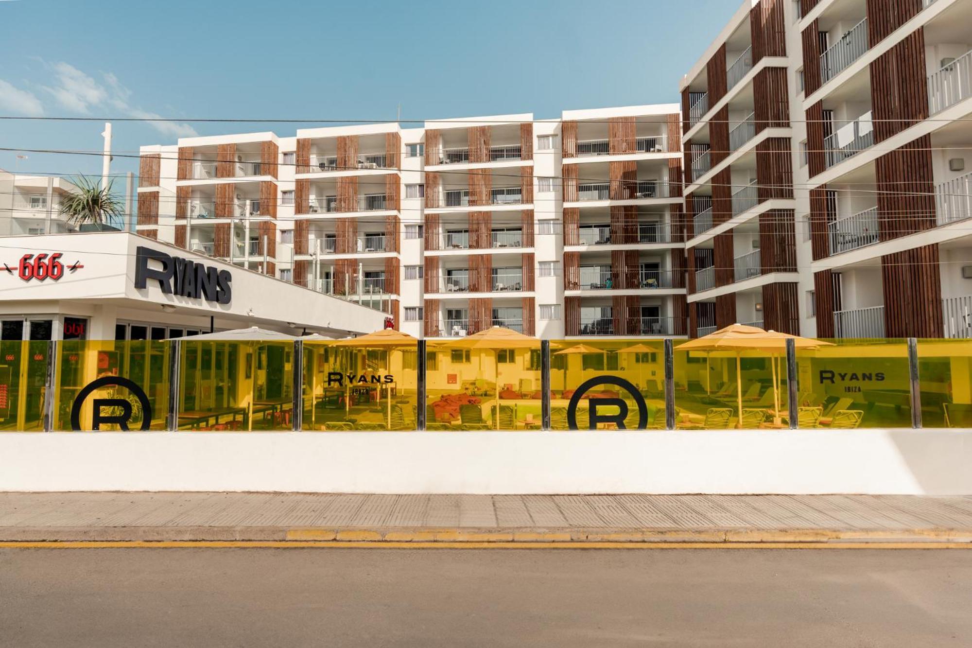 Ryans Ibiza Apartments - Only Adults Cidade de Ibiza Exterior foto